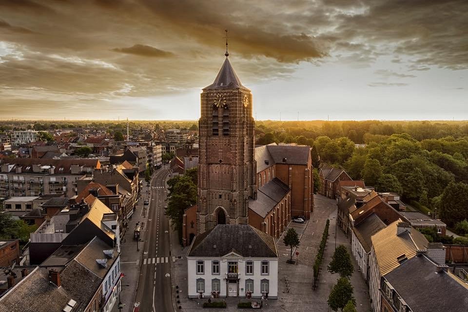 Kerk Mol