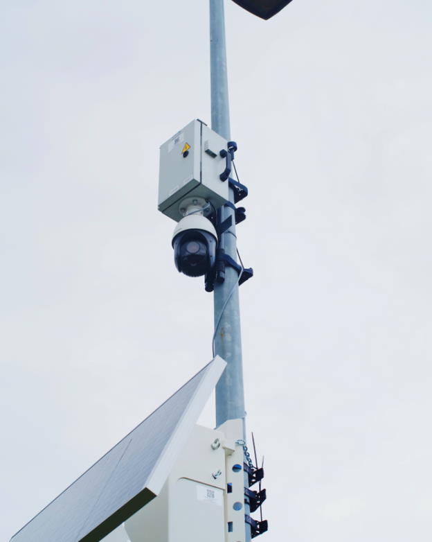 VNI Compact off-grid camera aan mast.